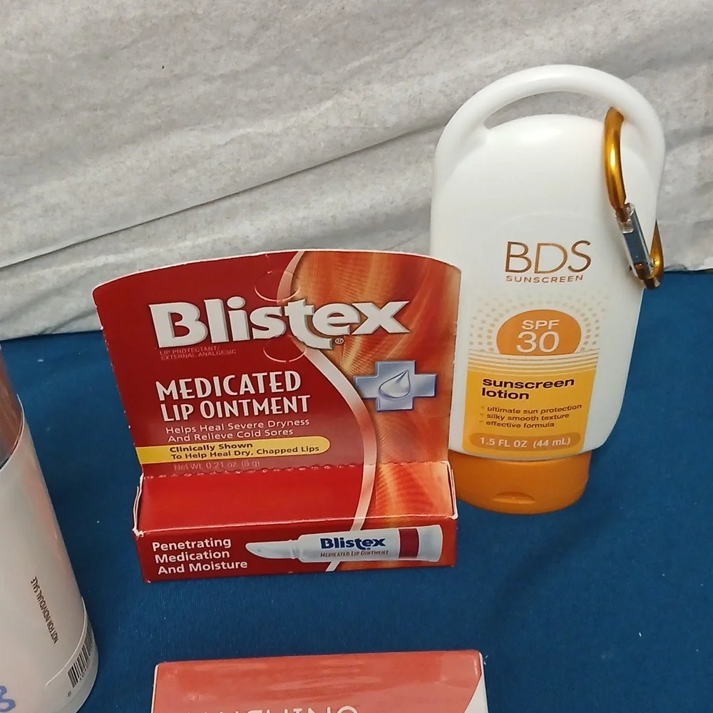 SKIN CARE BUNDLE W/SKIN BAG SEE DESCRIPTION FOR CONTENTS